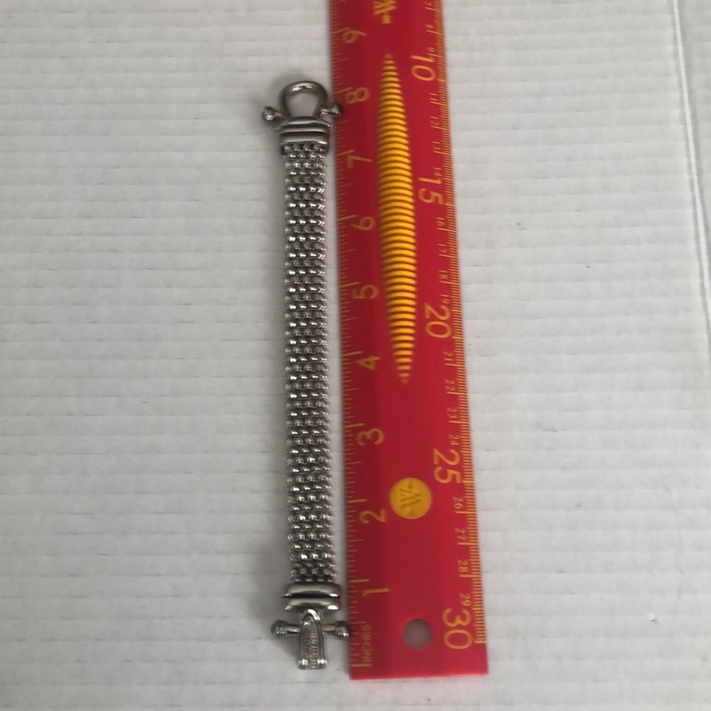Silver Bracelet with detailed clasp!